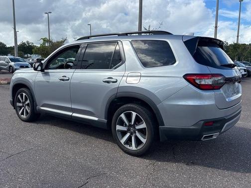 2023 Honda Pilot Touring