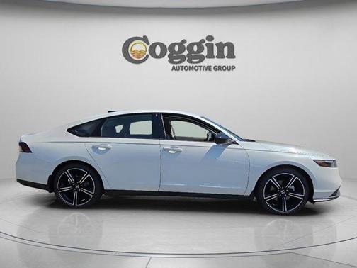 Platinum White Pearl 2026 Honda Accord SE