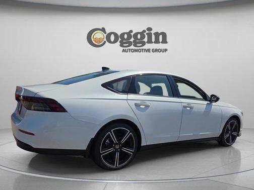 Platinum White Pearl 2026 Honda Accord SE