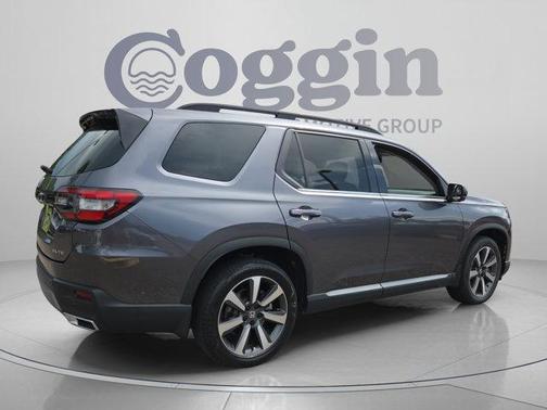 Modern Steel Metallic 2023 Honda Pilot Elite