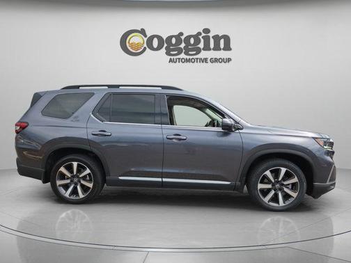 Modern Steel Metallic 2023 Honda Pilot Elite