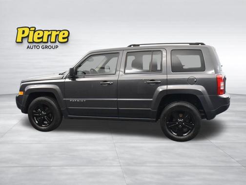 Granite Crystal Metallic Clearcoat 2017 Jeep Patriot Sport