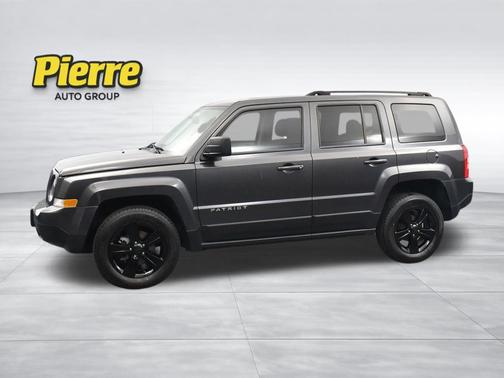 Granite Crystal Metallic Clearcoat 2017 Jeep Patriot Sport