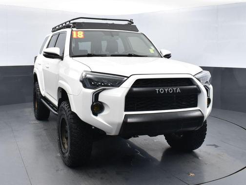 Super White 2018 Toyota 4Runner SR5 Premium