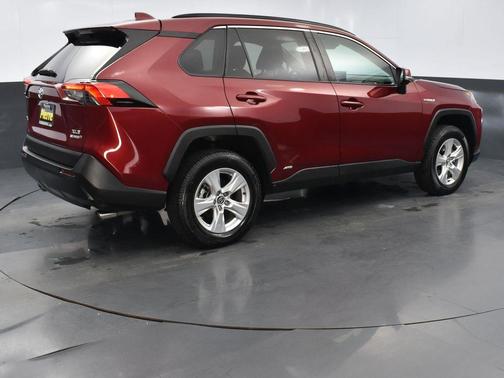 2020 Toyota RAV4 Hybrid XLE