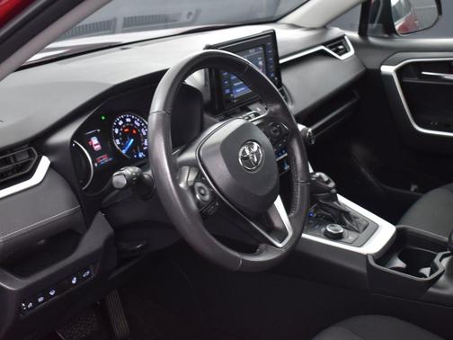 2020 Toyota RAV4 Hybrid XLE