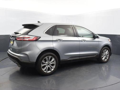 Silver Metallic 2024 Ford Edge Titanium