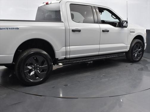 2023 Ford F-150 Lightning XLT