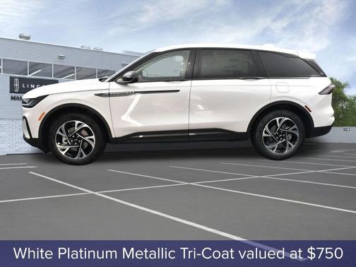 White Platinum 2026 Lincoln Nautilus Premiere
