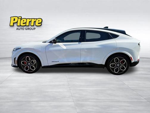 Star White Metallic Tri-Coat 2022 Ford Mustang Mach-E GT