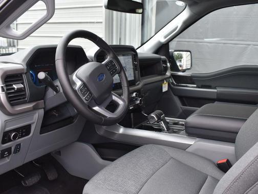 2025 Ford F-150 Lightning XLT