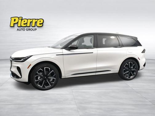 White Platinum Metallic Tri-Coat 2026 Lincoln Nautilus Reserve