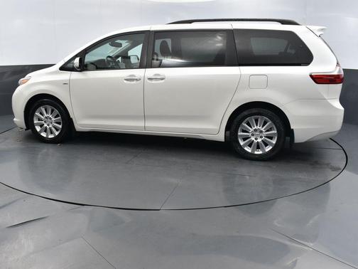 2016 Toyota Sienna SE