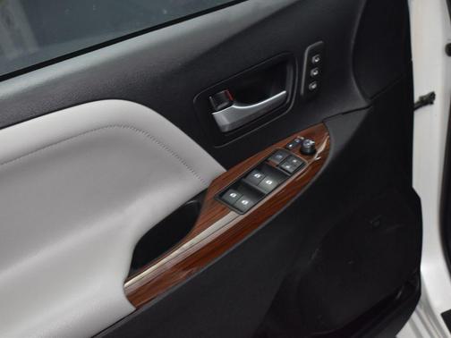 2016 Toyota Sienna SE