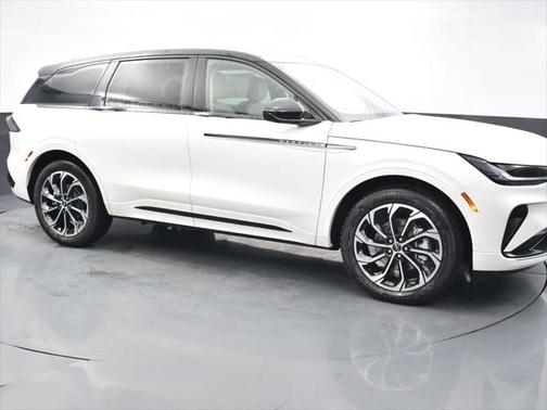 2025 Lincoln Nautilus Reserve