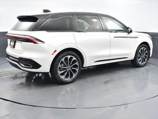 2025 Lincoln Nautilus Reserve