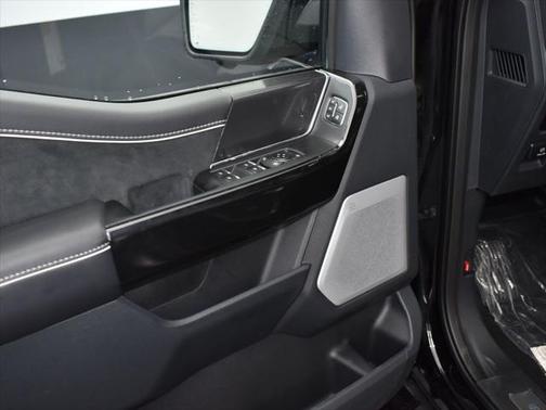 2025 Ford F-150 Lightning Platinum