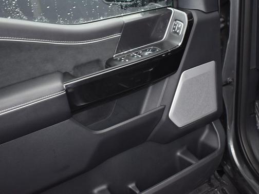 2025 Ford F-150 Lightning Platinum