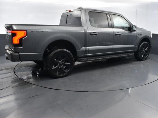 2025 Ford F-150 Lightning Platinum