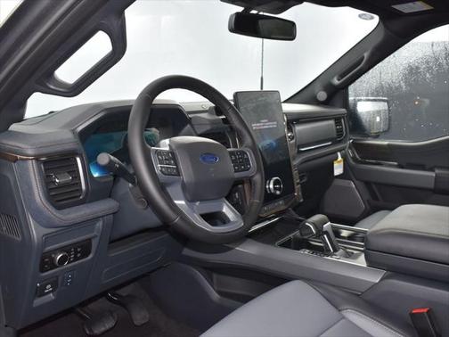 2025 Ford F-150 Lightning LARIAT