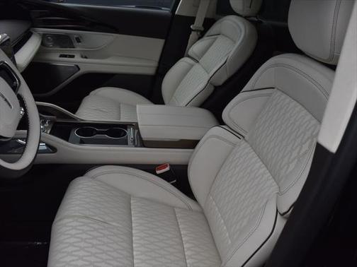 2025 Lincoln Nautilus Black Label