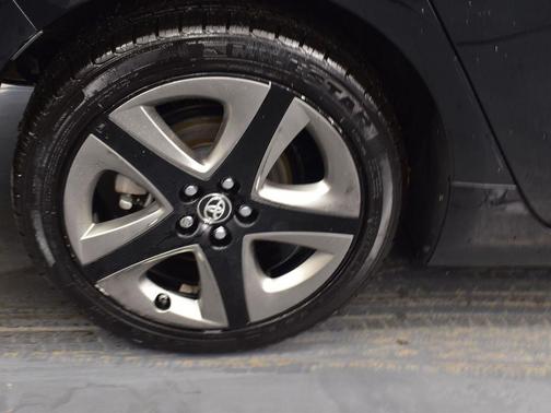 2020 Toyota Prius XLE