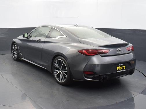 2022 INFINITI Q60 LUXE