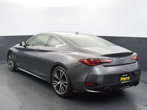 2022 INFINITI Q60 LUXE