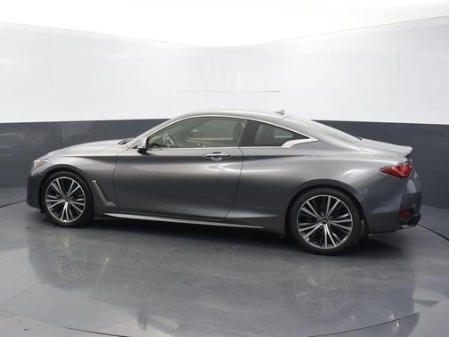 2022 INFINITI Q60 LUXE