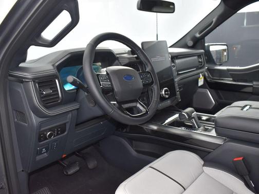 2025 Ford F-150 Lightning Platinum