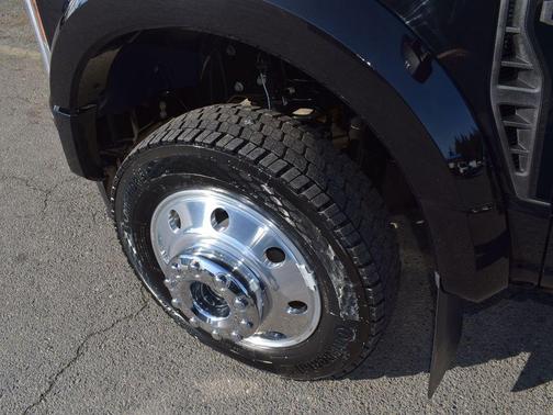 Agate Black Metallic 2025 Ford F-450 Platinum
