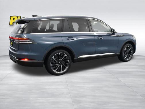 whisper blue metallic clearcoat 2026 Lincoln Aviator Reserve AWD