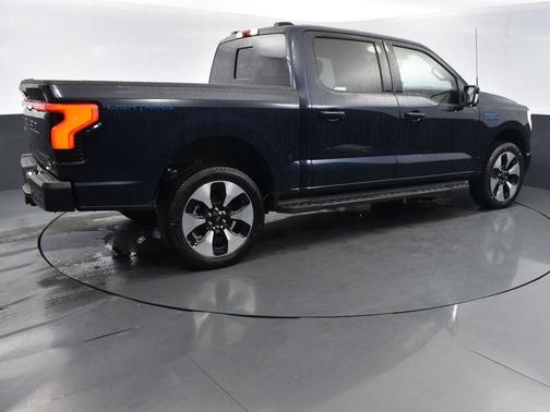 2025 Ford F-150 Lightning Platinum