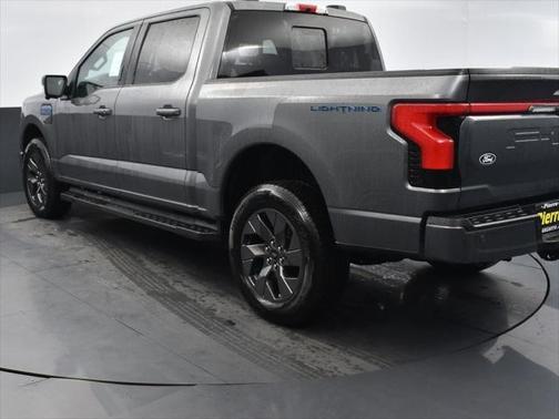 2025 Ford F-150 Lightning LARIAT