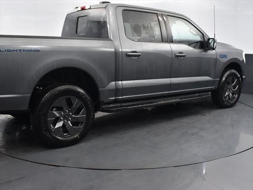 2025 Ford F-150 Lightning LARIAT