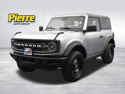 Iconic Silver Metallic 2022 Ford Bronco