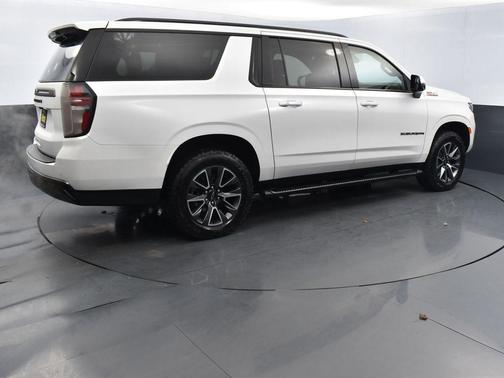 2022 Chevrolet Suburban 4WD Z71