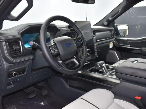 2025 Ford F-150 Lightning Platinum