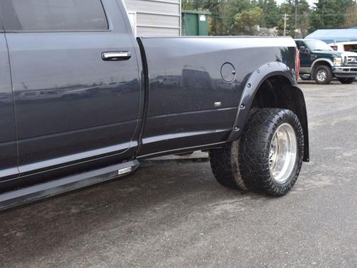 2019 RAM 3500 Laramie Crew Cab 4x4 8' Box