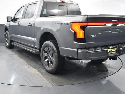 2025 Ford F-150 Lightning LARIAT