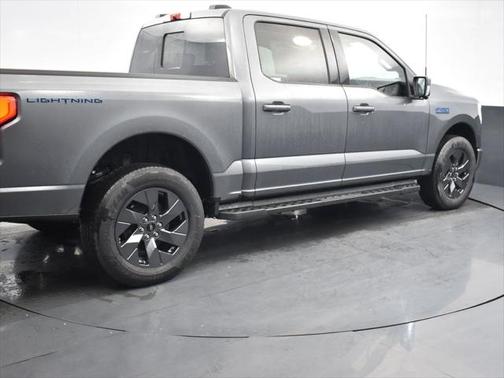 2025 Ford F-150 Lightning LARIAT