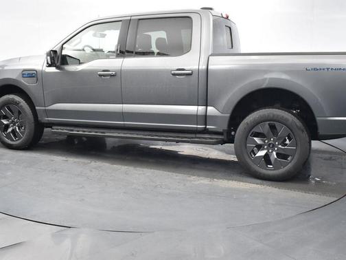 2025 Ford F-150 Lightning LARIAT