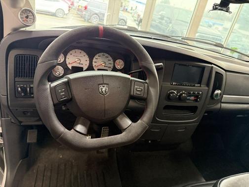 2005 Dodge Ram 1500 SRT-10 Quad Cab