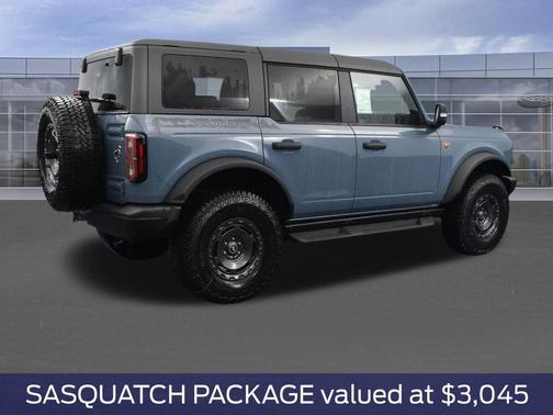 Azure Gray Metallic Tri-Coat 2025 Ford Bronco Badlands