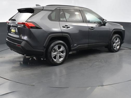 2022 Toyota RAV4 Hybrid LE