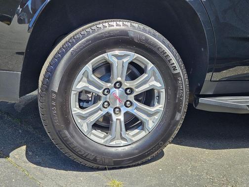 Onyx Black 2024 GMC Yukon SLE
