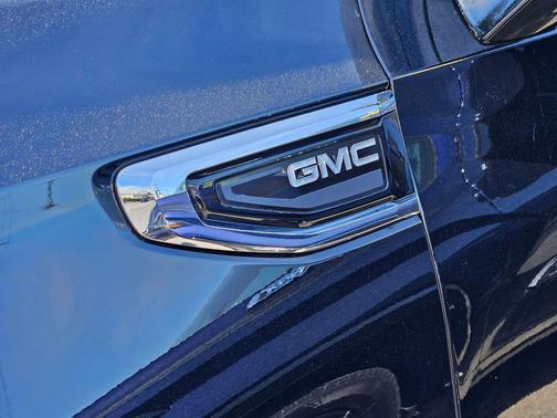 Onyx Black 2024 GMC Yukon SLE