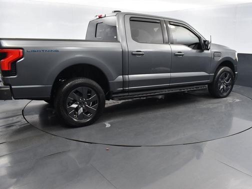 2022 Ford F-150 Lightning LARIAT