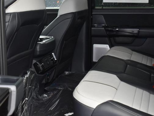 2025 Ford F-150 Lightning Platinum