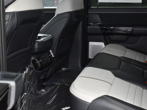 2025 Ford F-150 Lightning Platinum